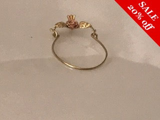 14 K.T. YELLOW GOLD LADIES CHARM HOLDER W/ROSE DESIGN AT TOP