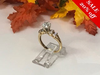 14 K.T. YELLOW GOLD LADIES DIAMOND ENGAGEMENT RING