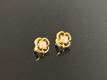 Load image into Gallery viewer, 18 K.T. YELLOW GOLD LADIES CUBIC ZIRCON EARRINGS CLOVER SHAPED
