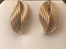 Load image into Gallery viewer, 14 K.T. YELLOW GOLD LADIES SCALLOPED TWIST DESIGN EARRINGS
